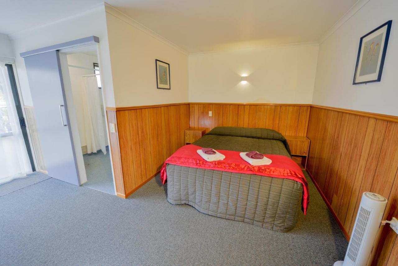 Wilderness Motel Accommodation ハースト エクステリア 写真