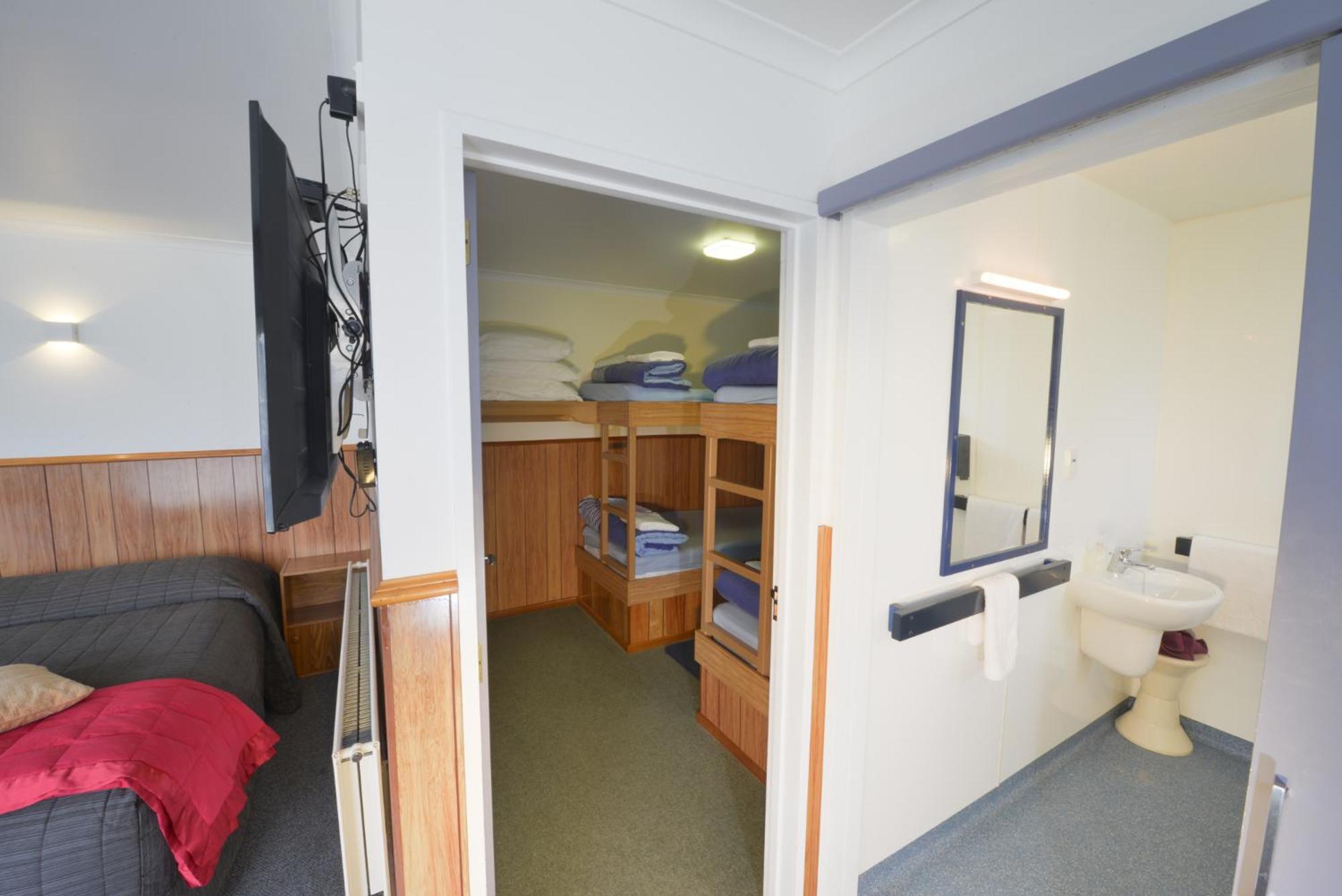 Wilderness Motel Accommodation ハースト エクステリア 写真
